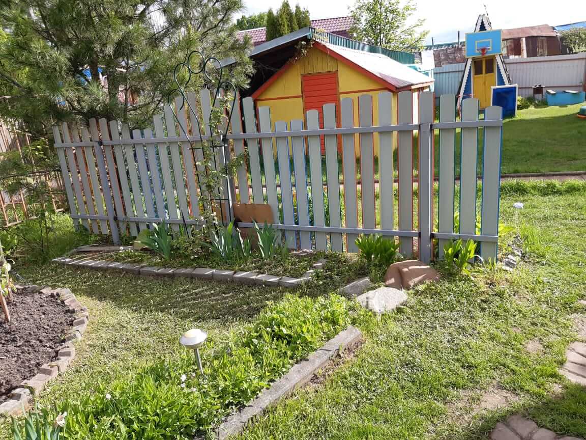 забор из разноцветного штакетника односторонний фото3 в Старой Руссе