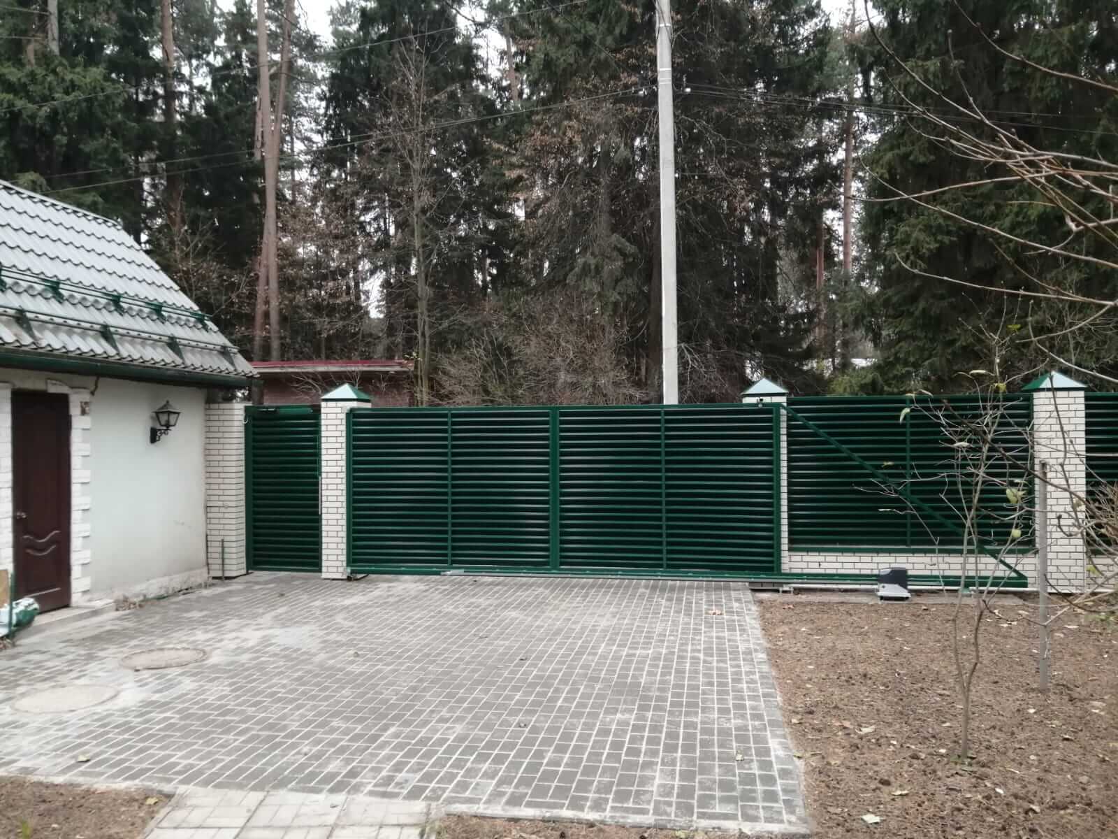 Забор-жалюзи с ламелями ЭКО-Z Зеленый Мох фото2 в Старой Руссе