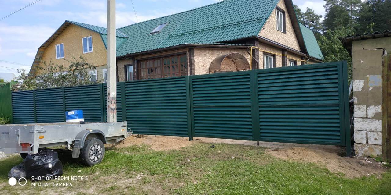 Забор-жалюзи с ламелями еврожалюзи ral6005/6005 Зеленый Мох 2-х сторонний фото1 в Старой Руссе