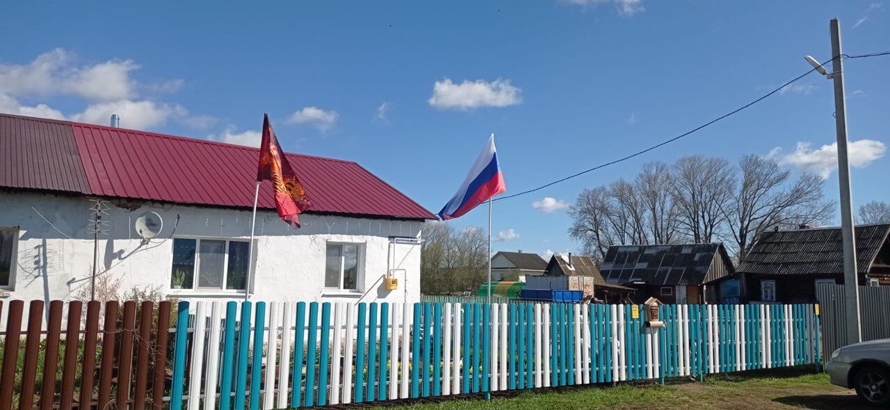 Забор из евроштакетника 16м RAL5021 Морская Волна, RAL9003 Белый фото 1 в Старой Руссе