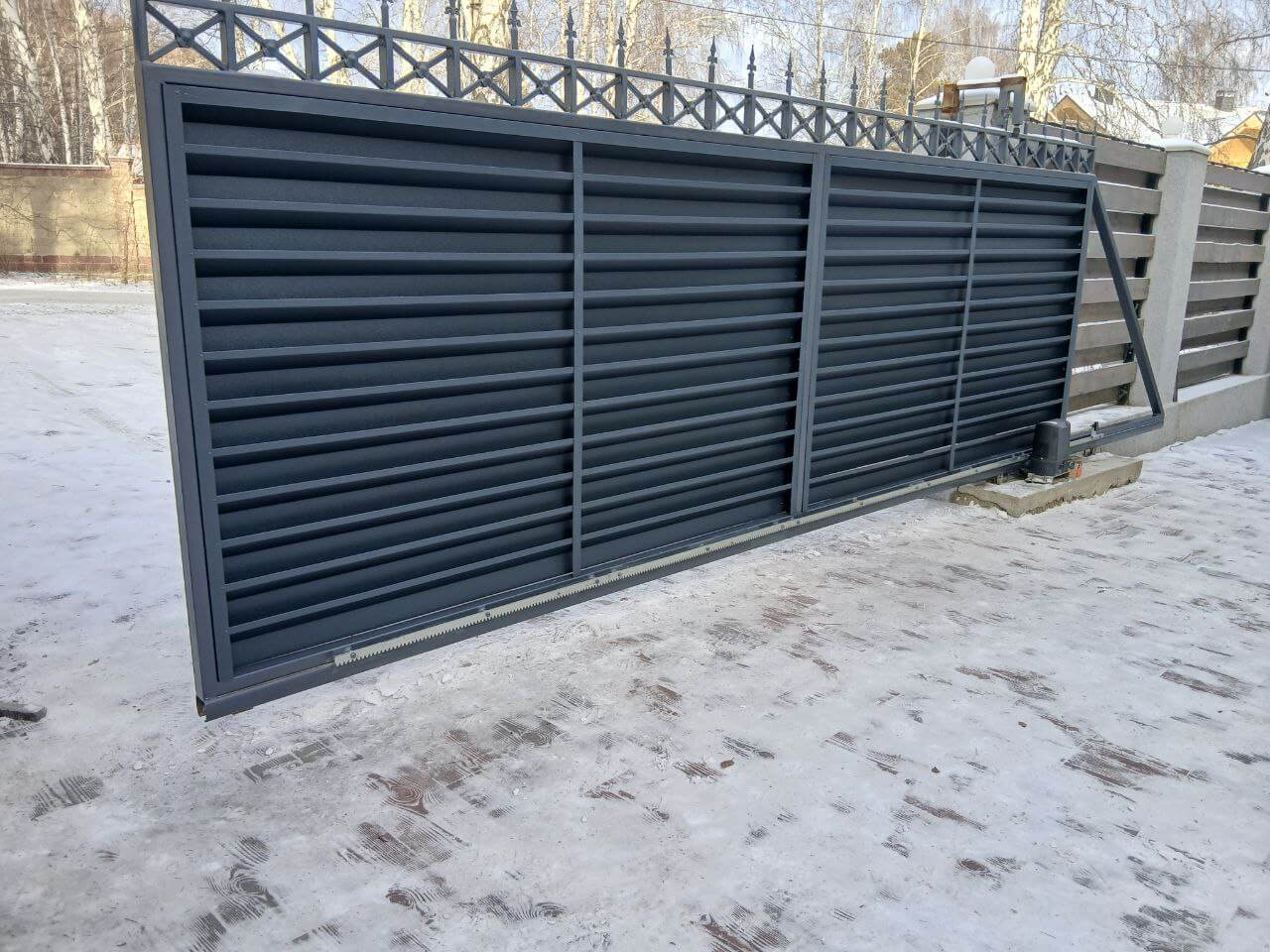 Входная группа из ламелей Хай-Тек RAL7024/7024 Серый Графит двусторонний МАТТЕ фото 8 в Старой Руссе