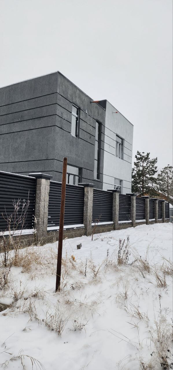 Забор-жалюзи из ламелей ЭКО-Z 66м RAL9005/9005 Черный двусторонний МАТТЕ фото 1 в Старой Руссе