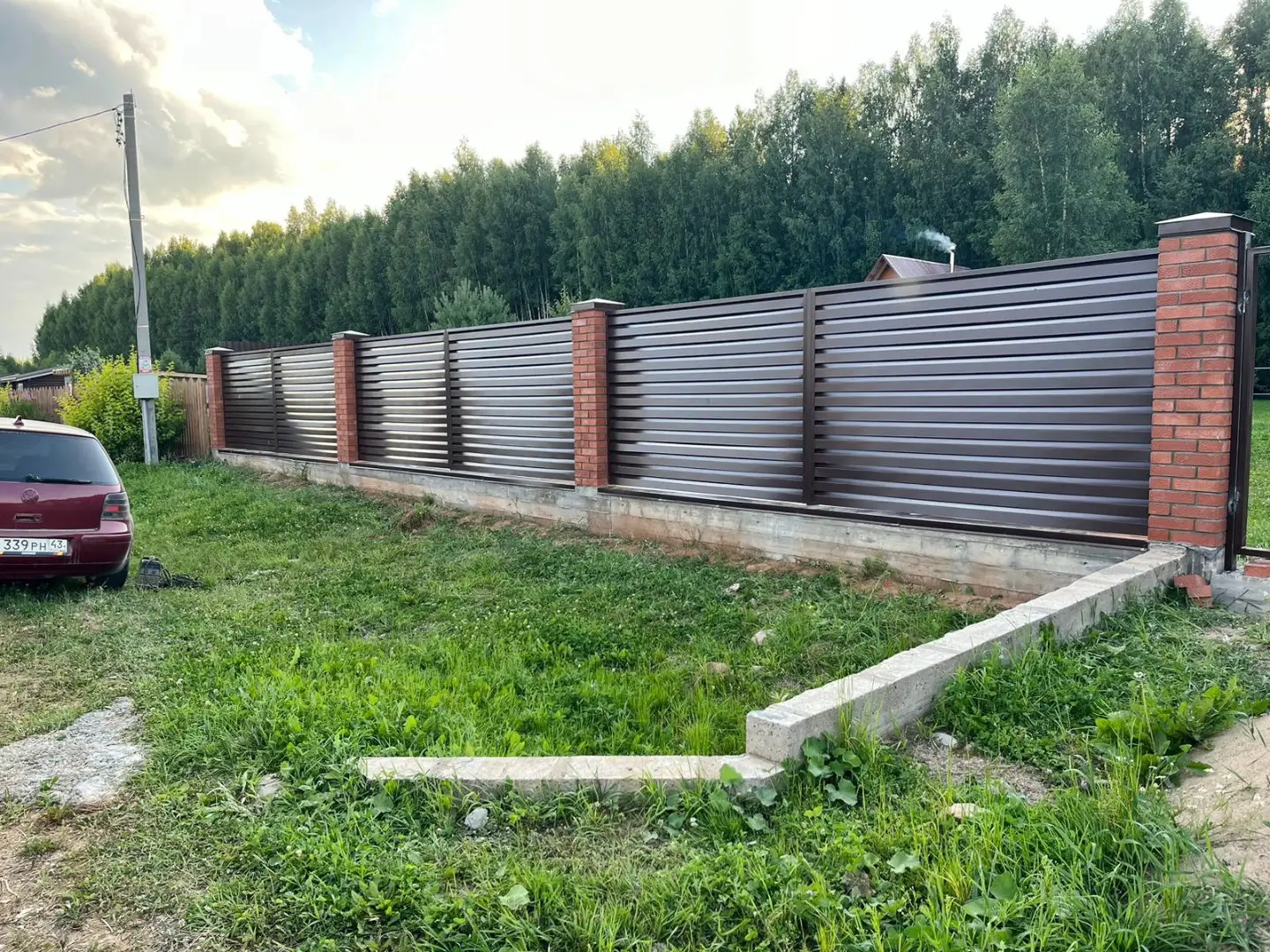 Забор-жалюзи из ламелей Хай-Тек 26м RAL8017/8017 Шоколад двусторонний в Старой Руссе